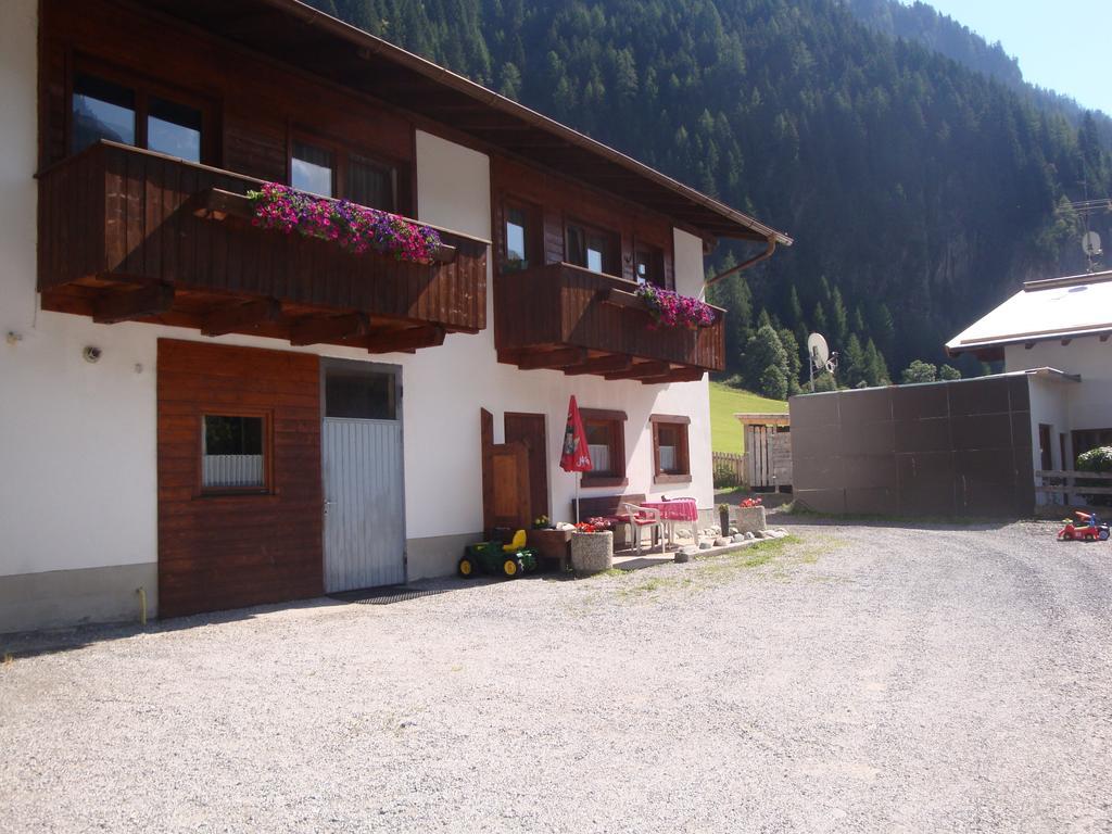 Ferienhaus Eiter 皮茨河谷圣莱昂哈德 外观 照片
